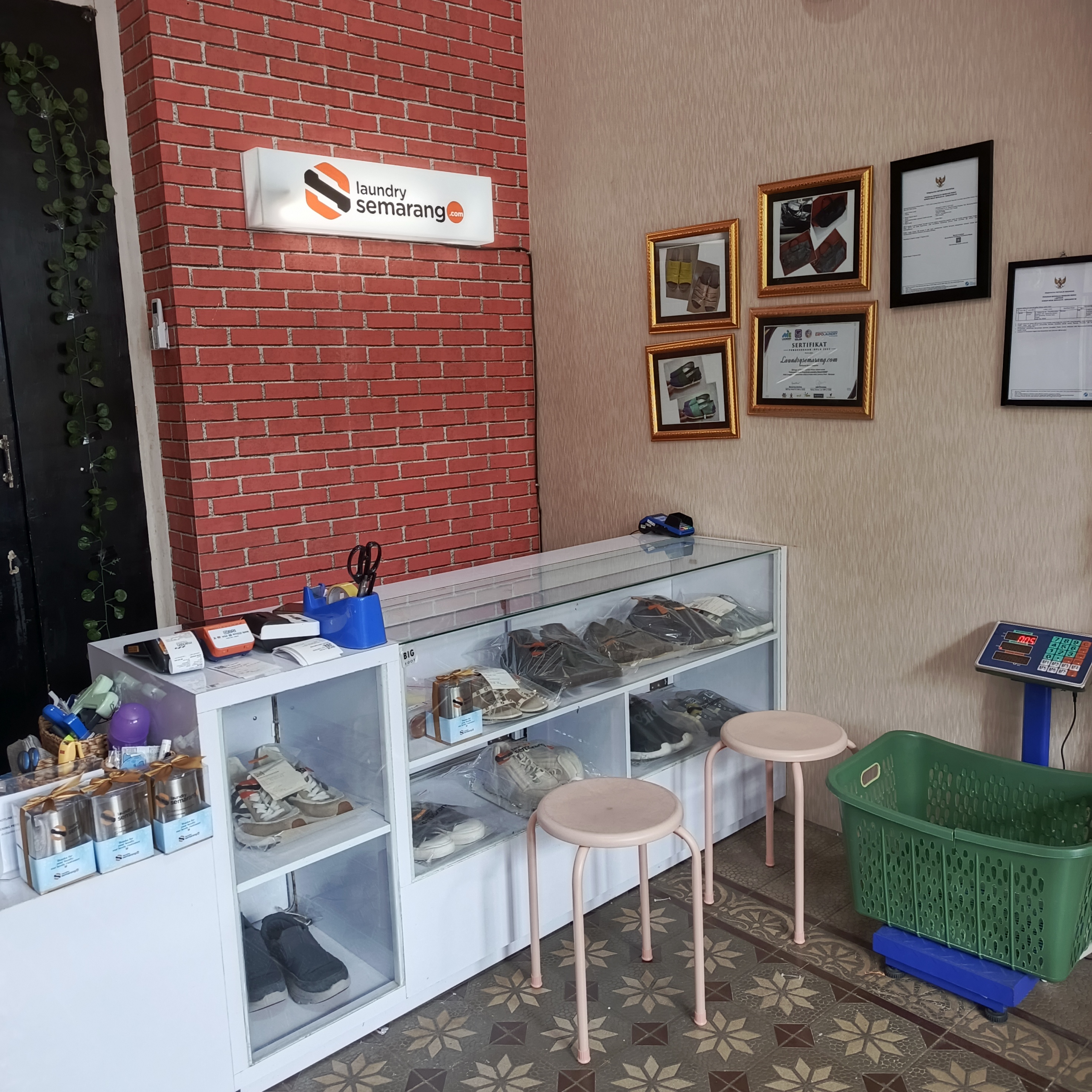 Konter Laundry Semarang di Jl. Veteran – area pelayanan laundry profesional